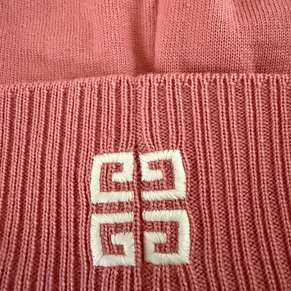 Givenchy Logo Ribbed Wool Beanie –  Rose Knit Hat